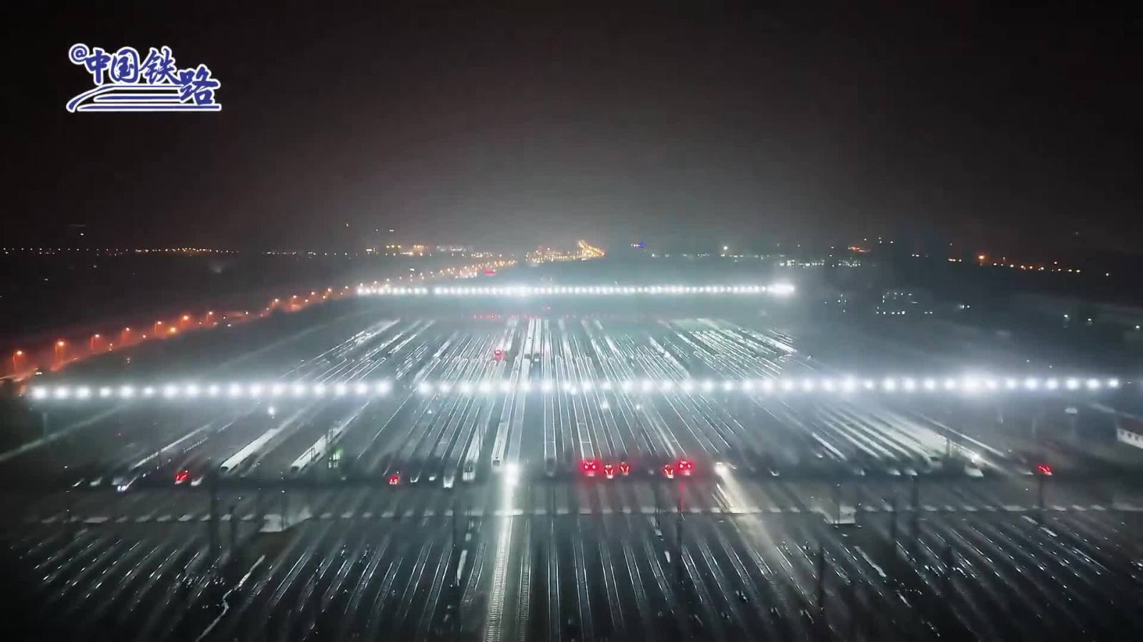 （有片）震撼集結！「陸地航母」新年啟程