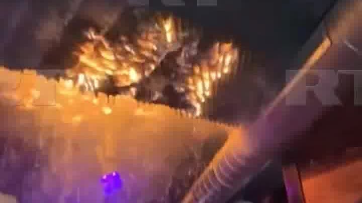 瑞士酒吧天花板起火瞬間畫面曝光：人們仍在拍視頻歡呼