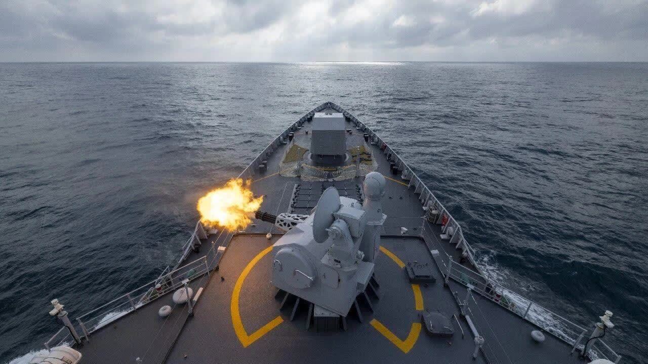 三「艦」集結　南部戰區海軍實戰化訓練怒嘯海天