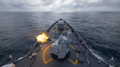 三「艦」集結　南部戰區海軍實戰化訓練怒嘯海天