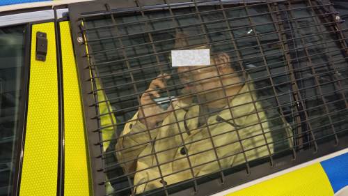 瀝源邨剛離職清潔工遭T牌左軚車撞飛昏迷 32歲司機涉危駕被捕