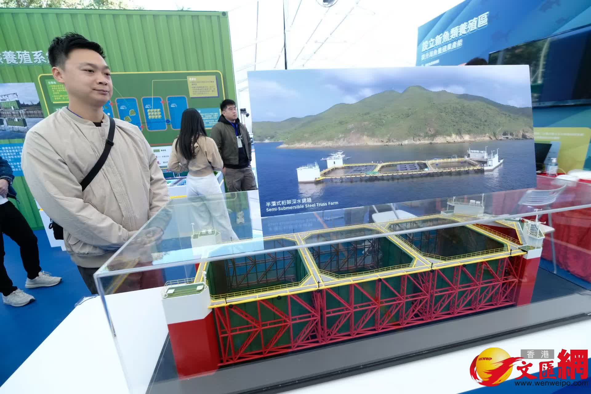 本地漁農美食嘉年華周五（9日）起一連三日在旺角花墟公園舉行。（香港文匯報記者 涂穴 攝）