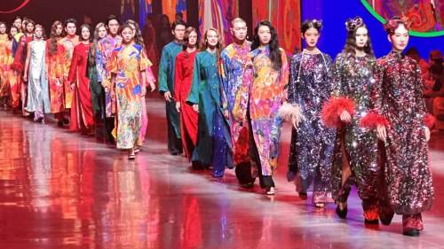 開年首場大秀　國際時尚達人齊聚　2026哈爾濱國際時裝周啟幕