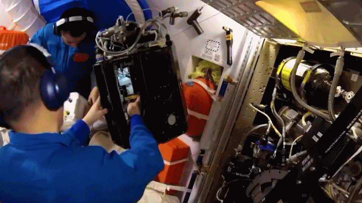 設備檢查等工作持續開展　神二十一乘組天宮Vlog上新了