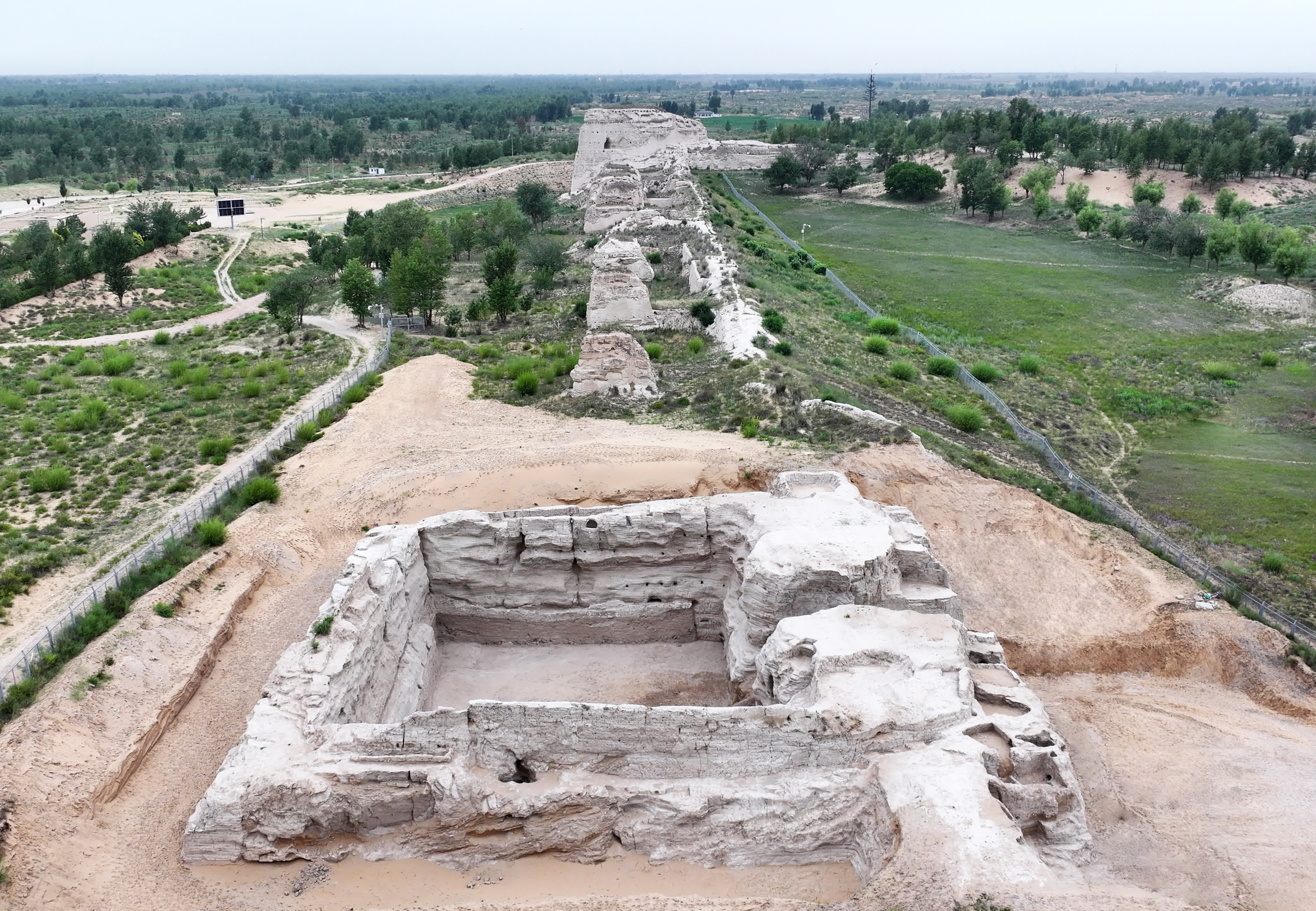 這是榆林靖邊統萬城遺址西城南垣（資料照片）。新華社