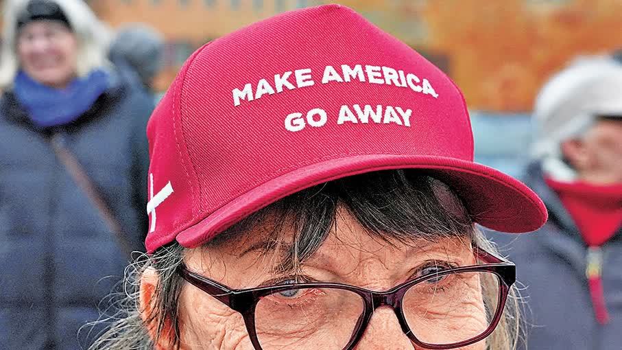 美國「B計劃」曝光　丹麥民眾戴另類「MAGA帽」：讓美國滾開