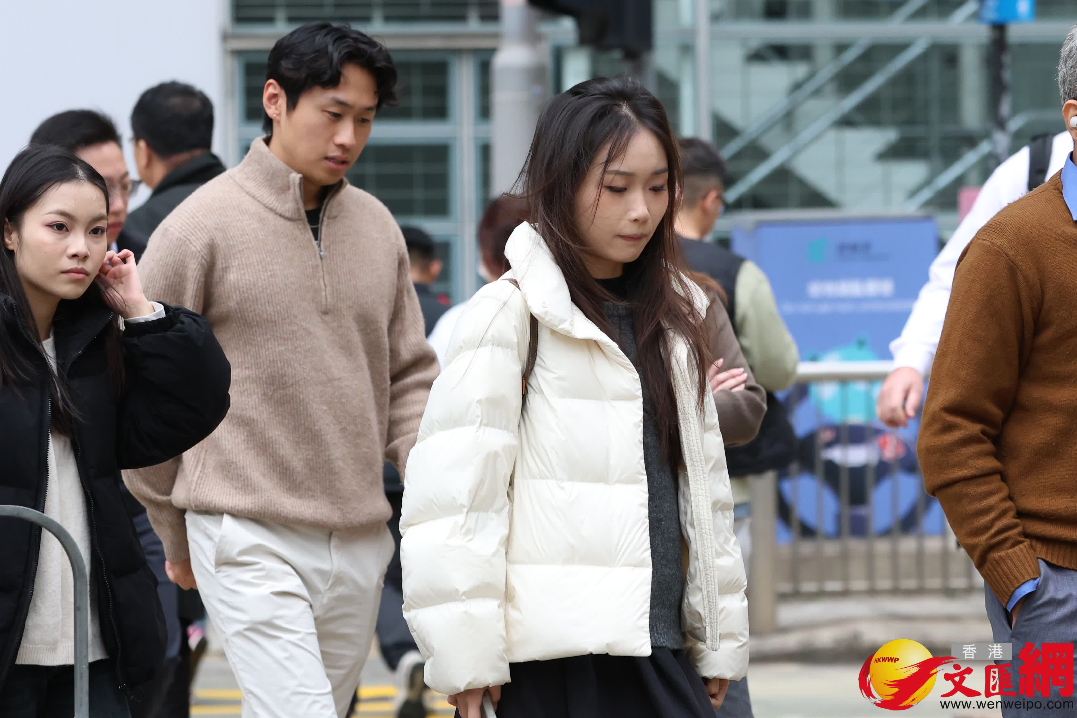 寒冷天氣警告生效。上午8時，天文台錄得氣溫15.3°C，相對濕度65%。（香港文匯報記者 萬霜靈 攝）