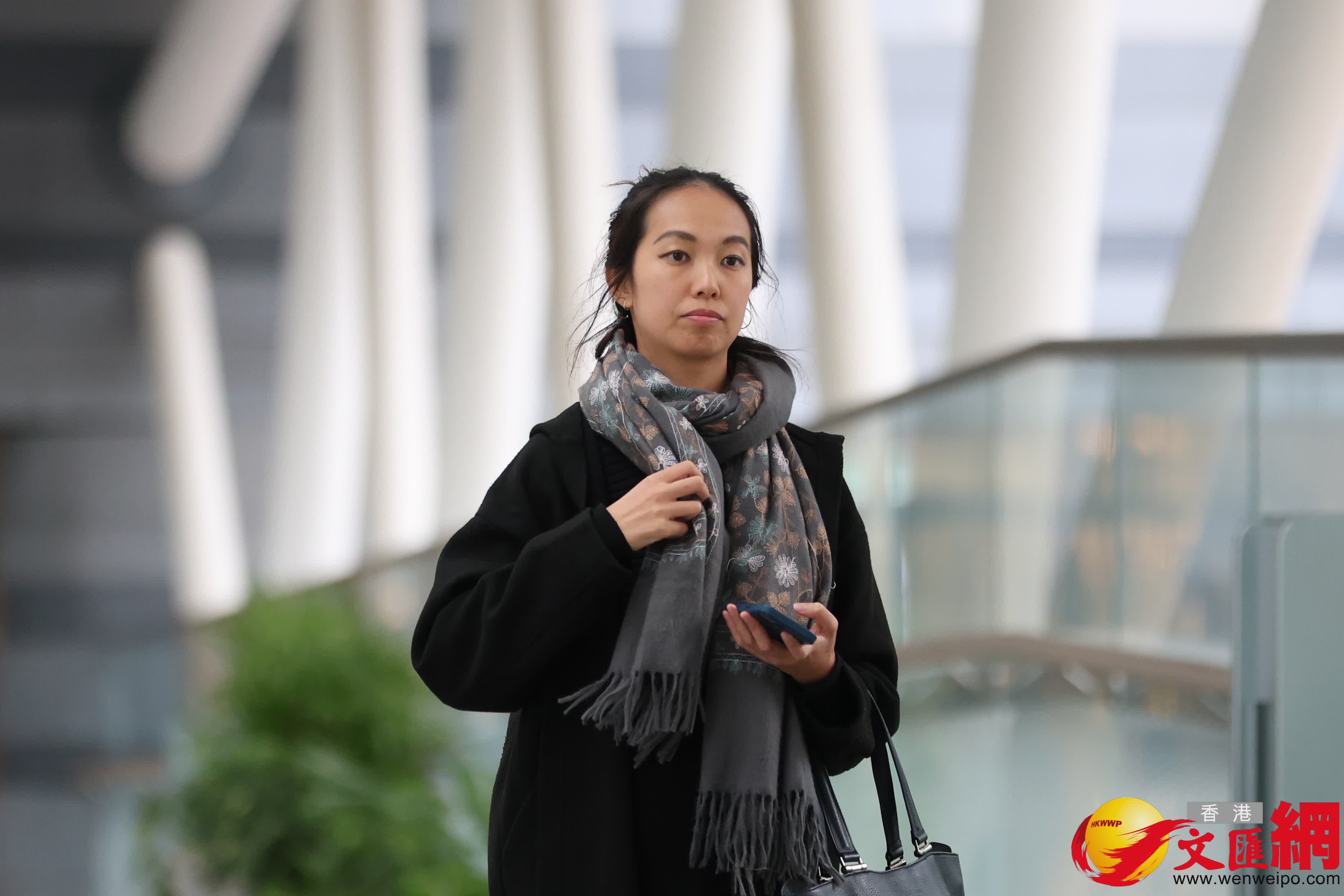 寒冷天氣警告生效。上午8時，天文台錄得氣溫15.3°C，相對濕度65%。（香港文匯報記者 萬霜靈 攝）