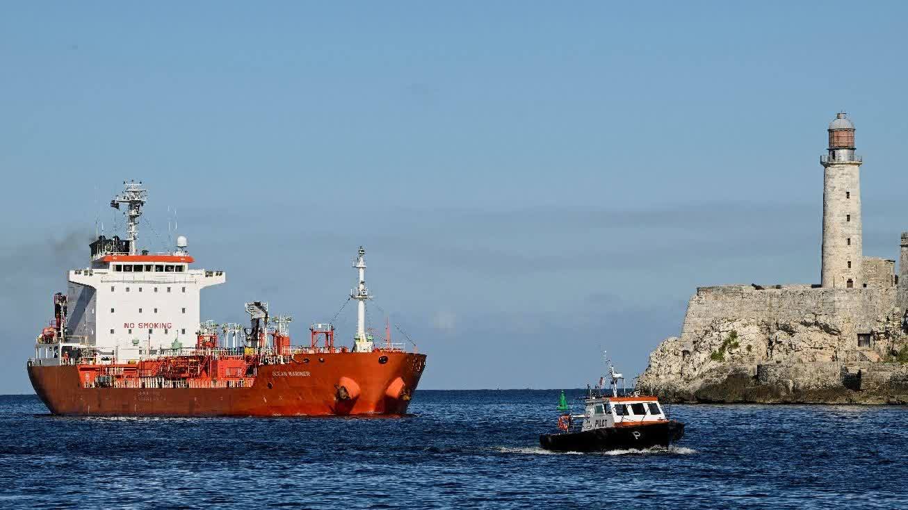 美謀向古巴「趁病攞命」   封鎖石油進口推翻政權