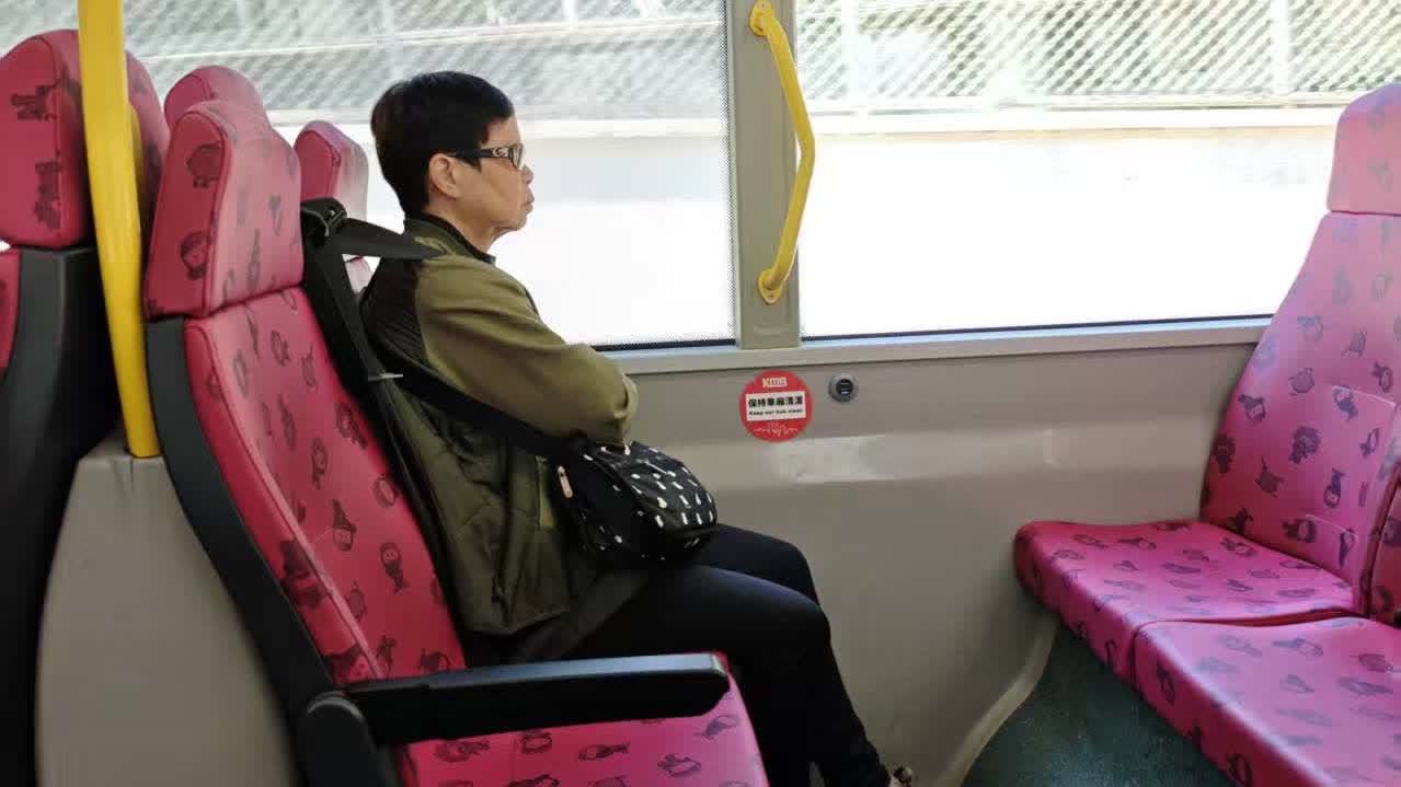 巴士安全帶新規今起生效　有乘客指可保障安全不怕麻煩