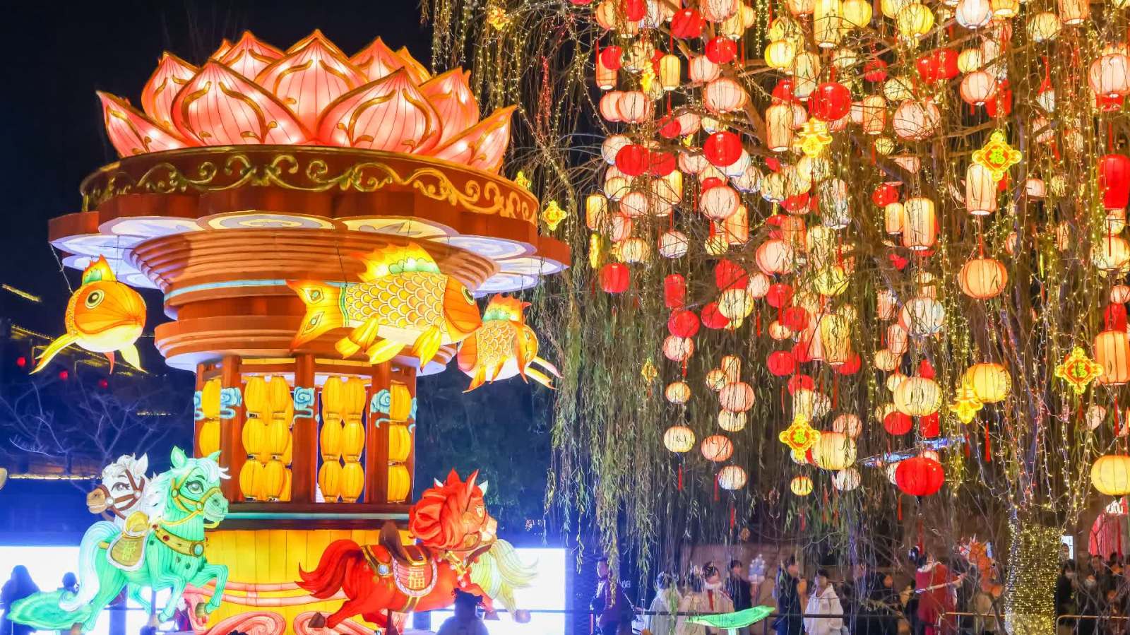 南京城南「彩燈招展」迎新春