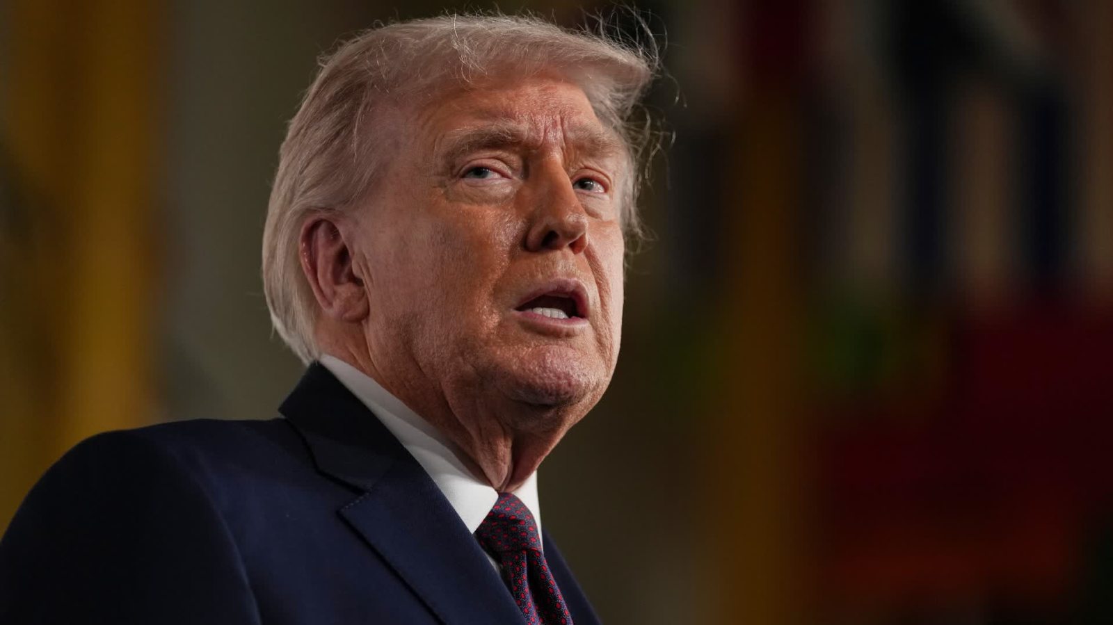 特朗普就伊朗問題表態：將觀察事態如何發展