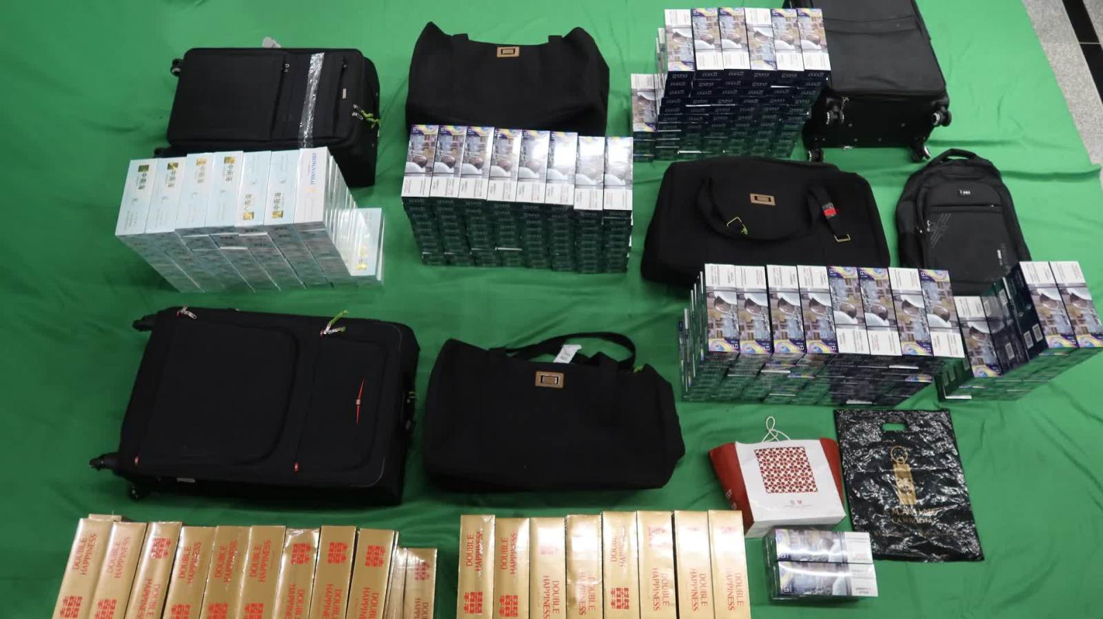 進口未完稅香煙未作申報 機場入境女客判囚罰款