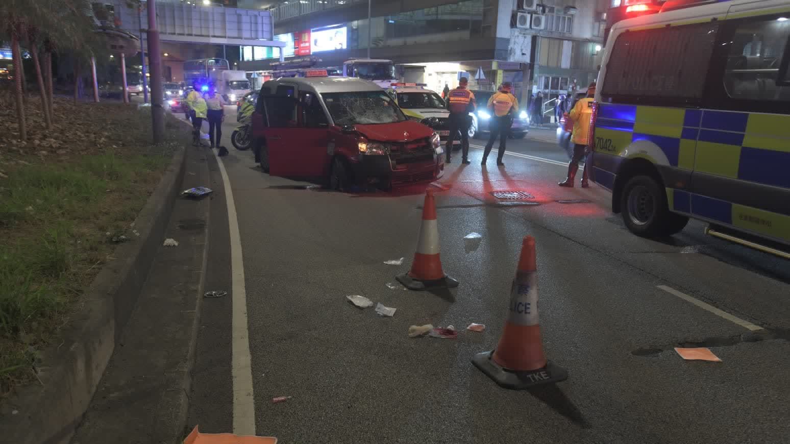 觀塘道男子橫過馬路被的士撞傷送院不治