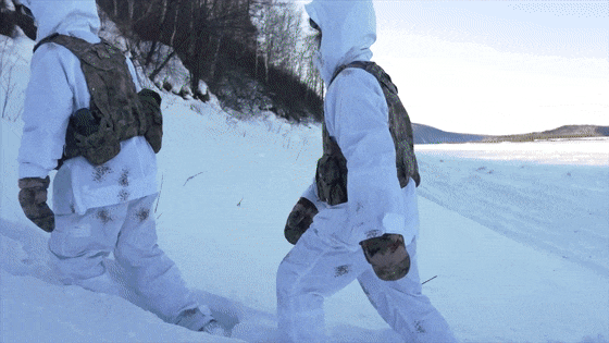 （有片）踏雪巡邏！-40℃的漠河來了一群南方新兵