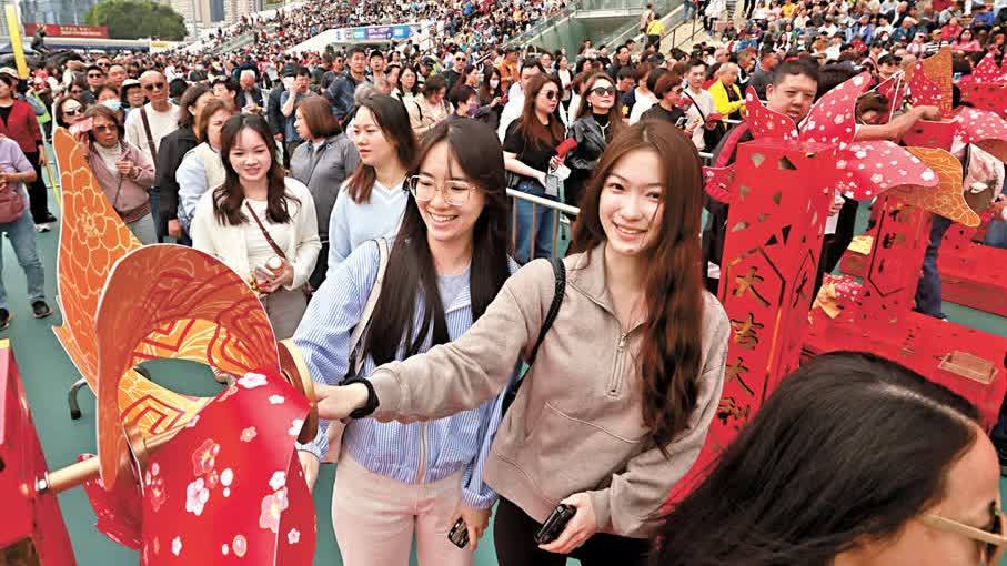 （多圖）春節香港街頭每天都是人从众，場面太震撼