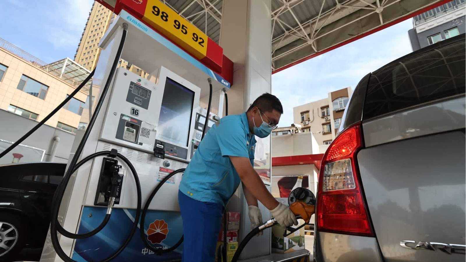 油價今晚上調　加滿一箱油將多花27.5元