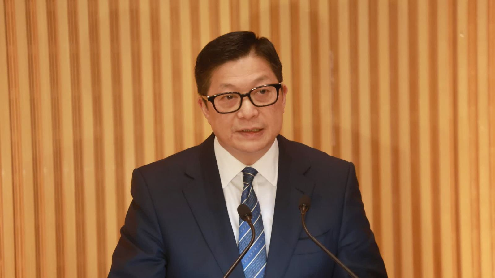 鄧炳強：維護國安警惕「軟對抗」外 需推更多便民便商措施