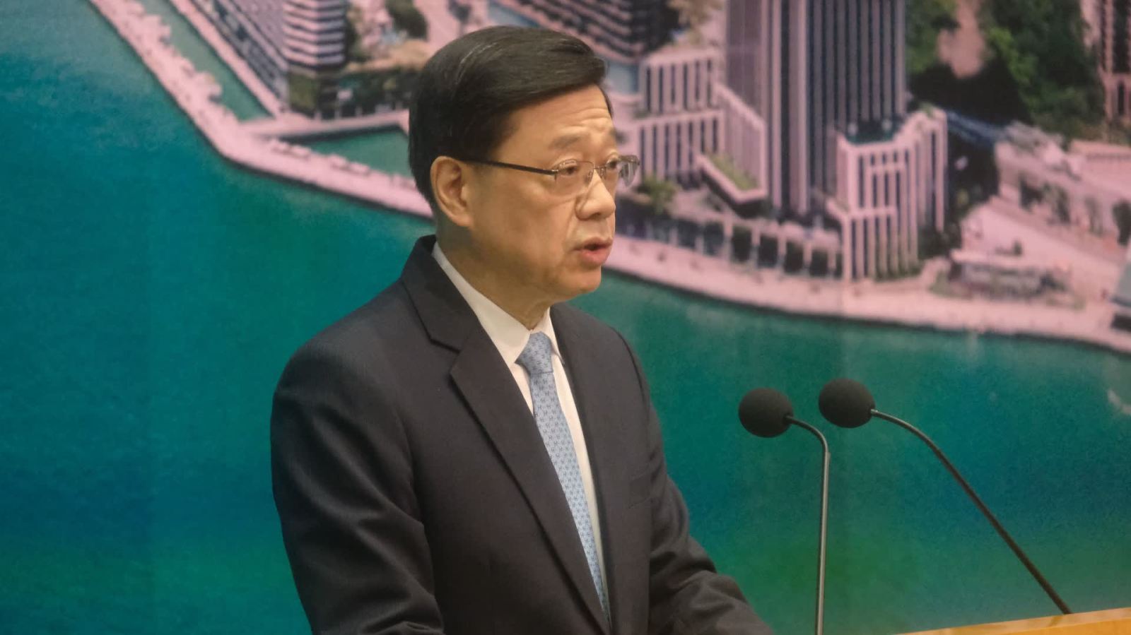 李家超：政府要確保能源供應穩定　監察價格變動考慮合理性