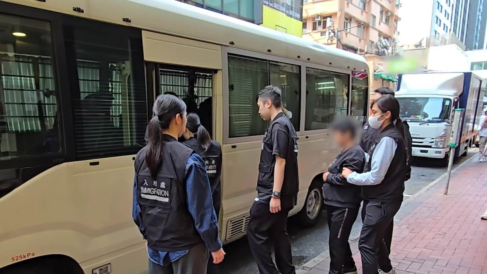 （有片）入境處一連4日全港大型反非法勞工行動拘25人