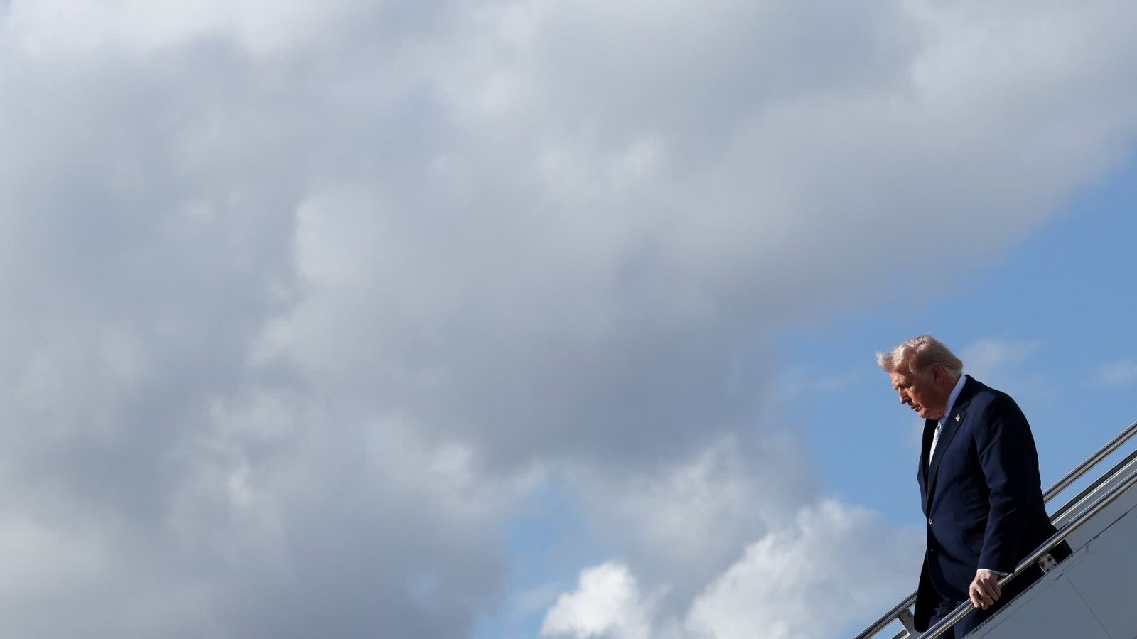 特朗普：正考慮逐步降級對伊行動　霍爾木茲海峽須由「使用國」守衛