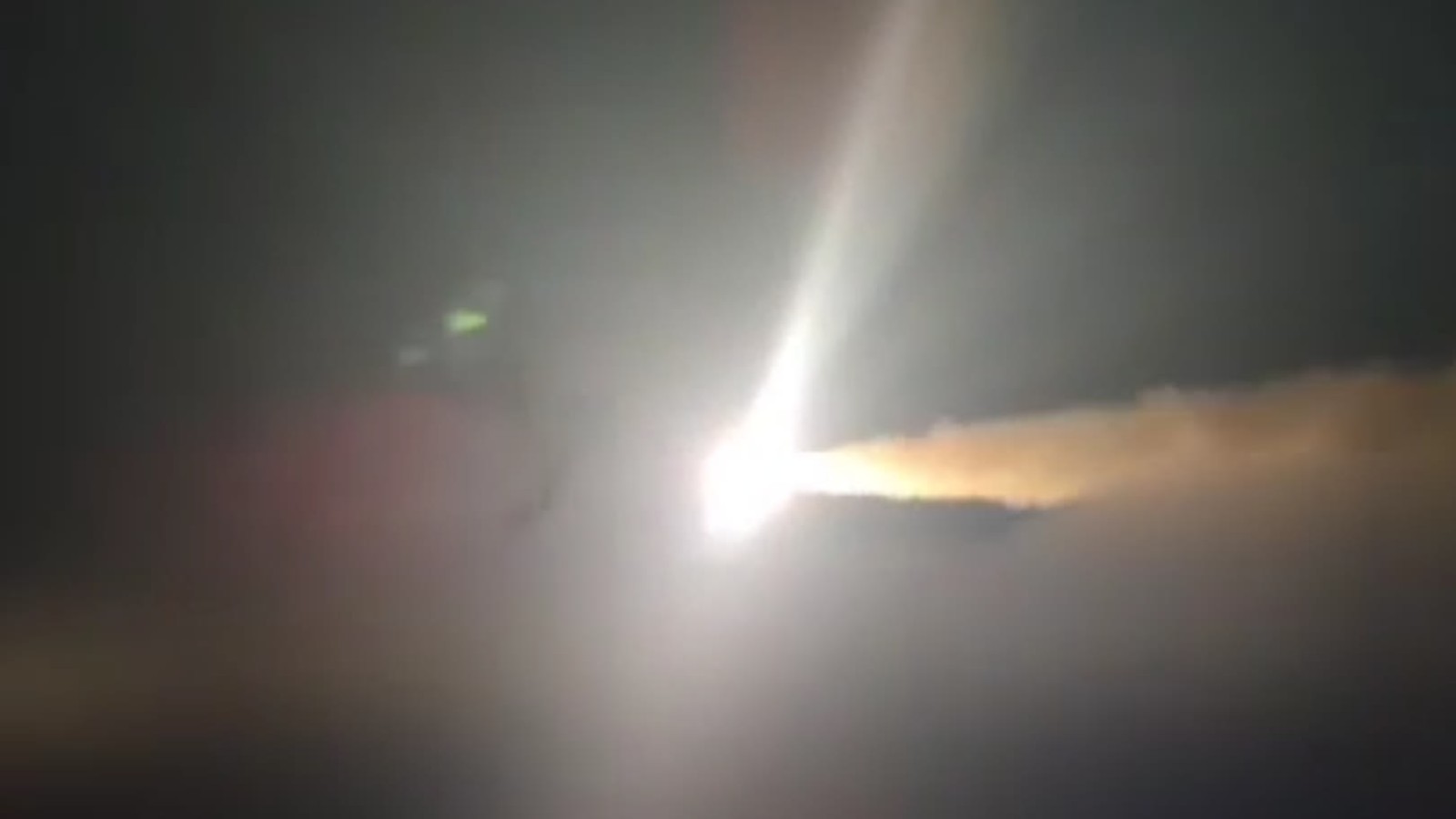 伊朗稱向美航母發射導彈　40分鐘內向以色列連射四輪導彈