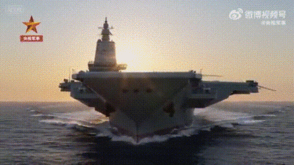 （有片）81192和殲35殲15並肩從福建艦起飛