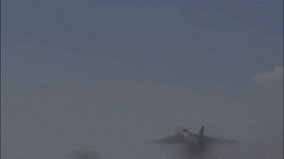 （有片）伊朗無人機 「飛天小摩托」直衝美軍基地