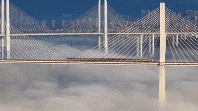 雲海列車！「8D城市」重慶再現奇景