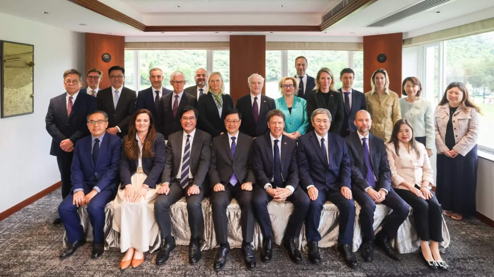 李家超與歐盟駐港辦事處主任及歐盟成員國駐港總領事午餐 增進了解探討更多合作