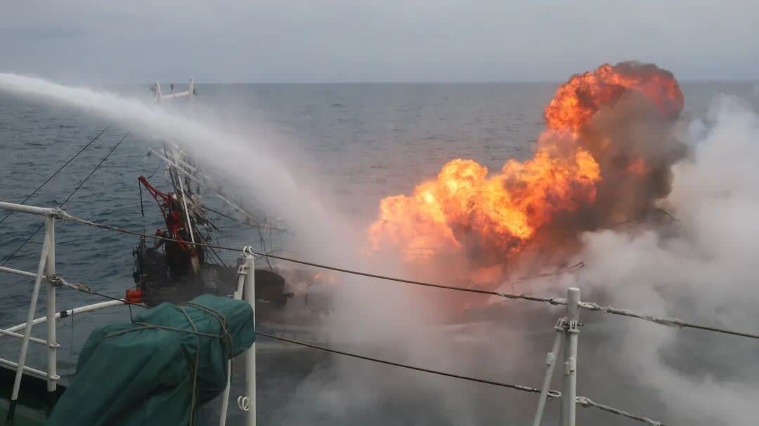 （多圖）中國海警位釣魚島海域緊急救援中國台灣籍漁船