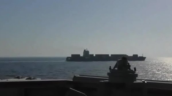 美軍向伊朗商船開火 視頻公布 伊朗軍方威脅報復