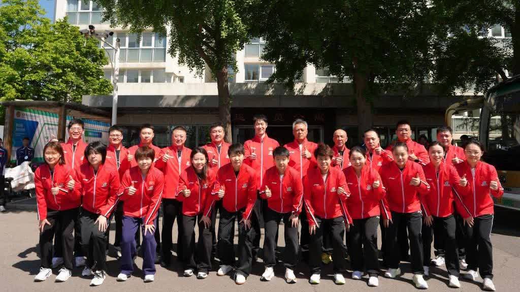 國乒啟程參加倫敦世乒賽團體賽