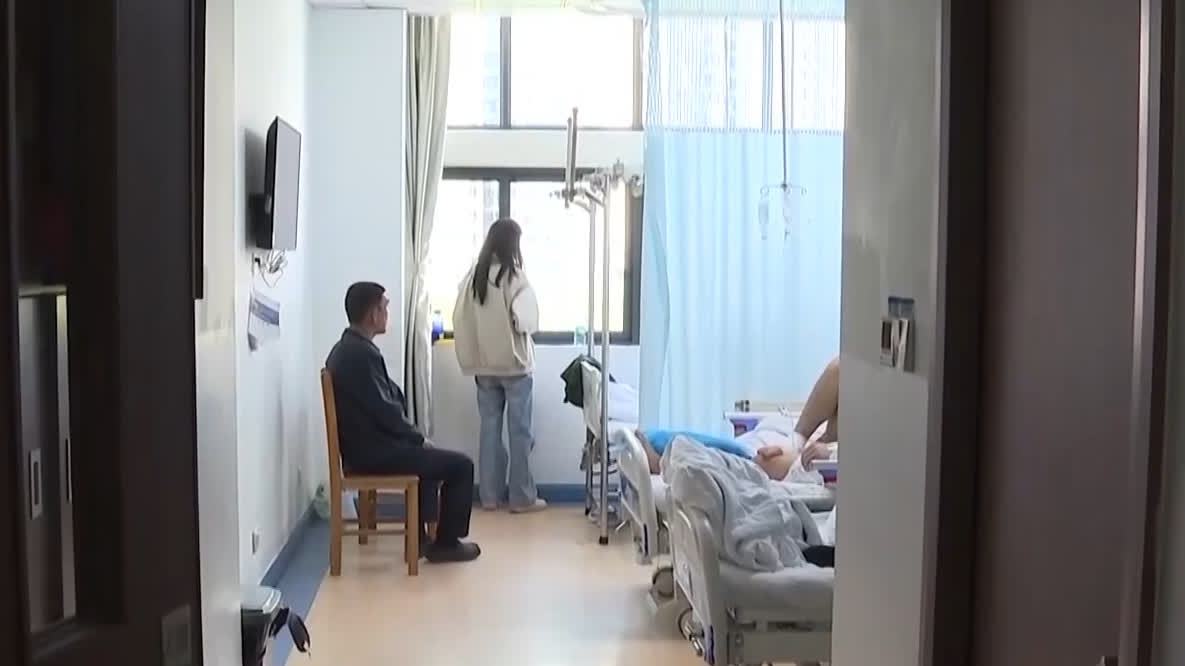 （有片）直擊湖南瀏陽煙花廠爆炸事故救援　61名傷員送多家醫院救治
