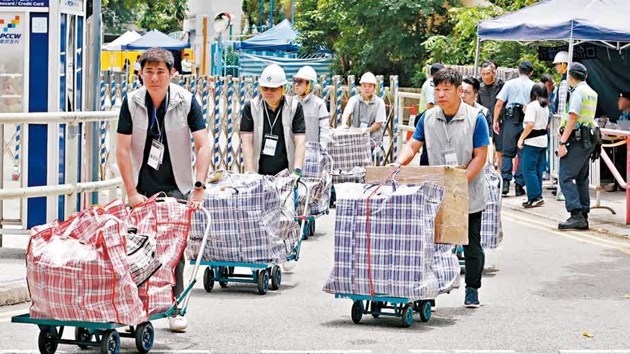 宏福苑七廈5·21起再上樓　關愛隊添120板車幫忙