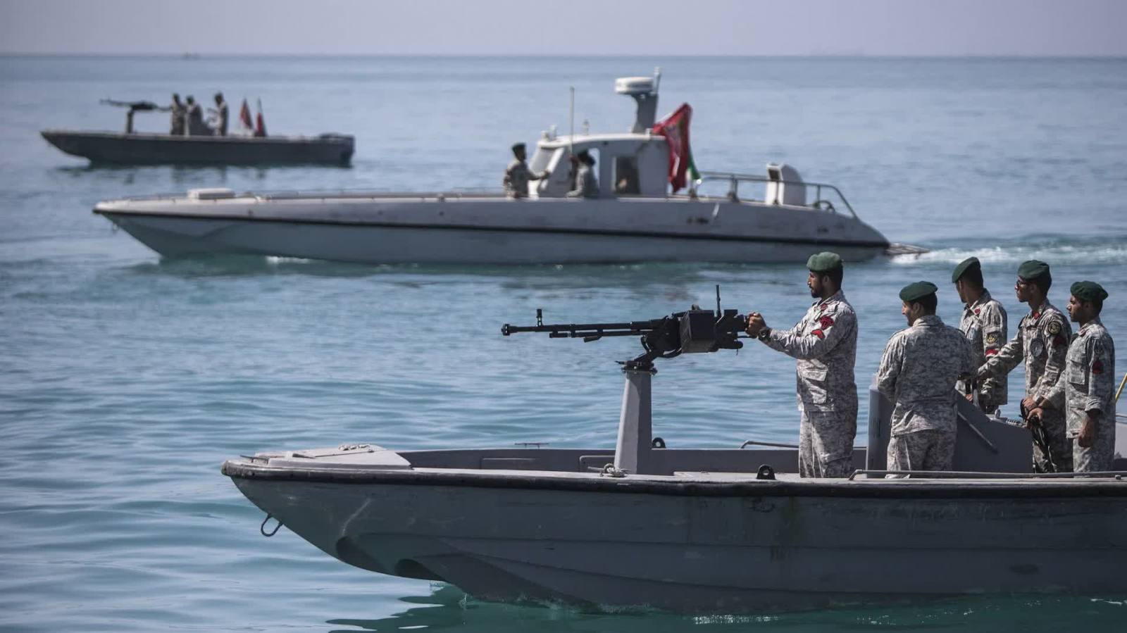 伊朗革命衛隊：一艘美艦遭伊方開火警告