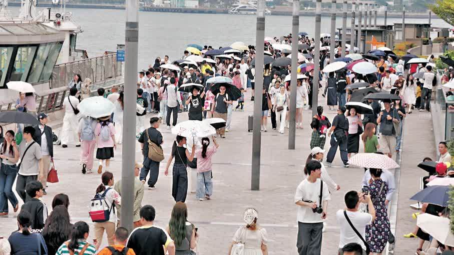 今年4月訪港旅客約為422萬人次　同比上升10%