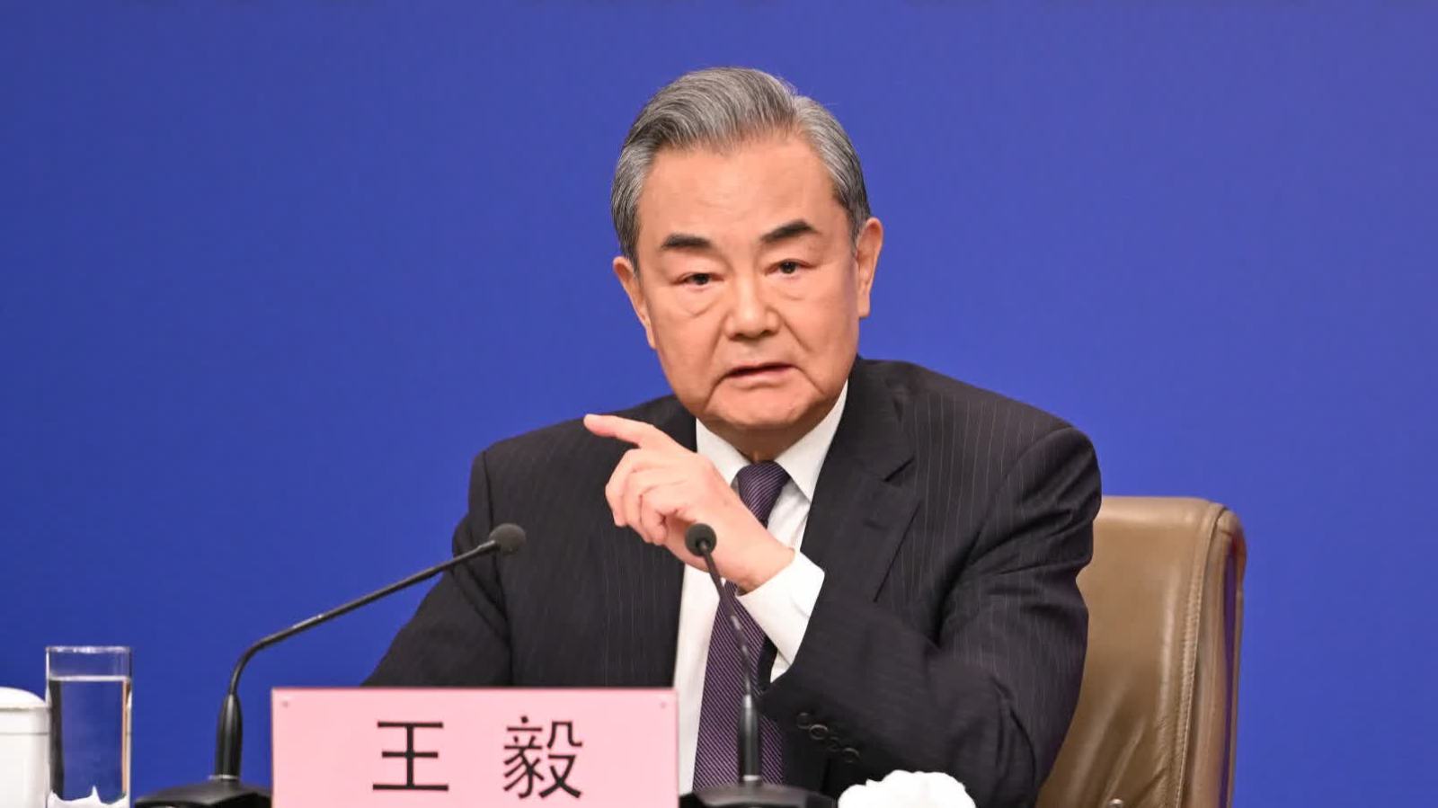 外交部舉行首屆「傑出外交使者獎章」頒授儀式