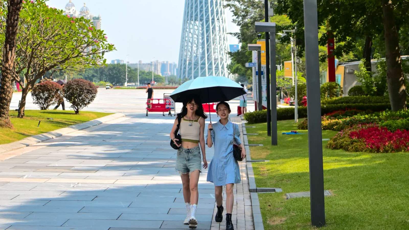 廣東多地高溫　廣州發布今年首個高溫預警