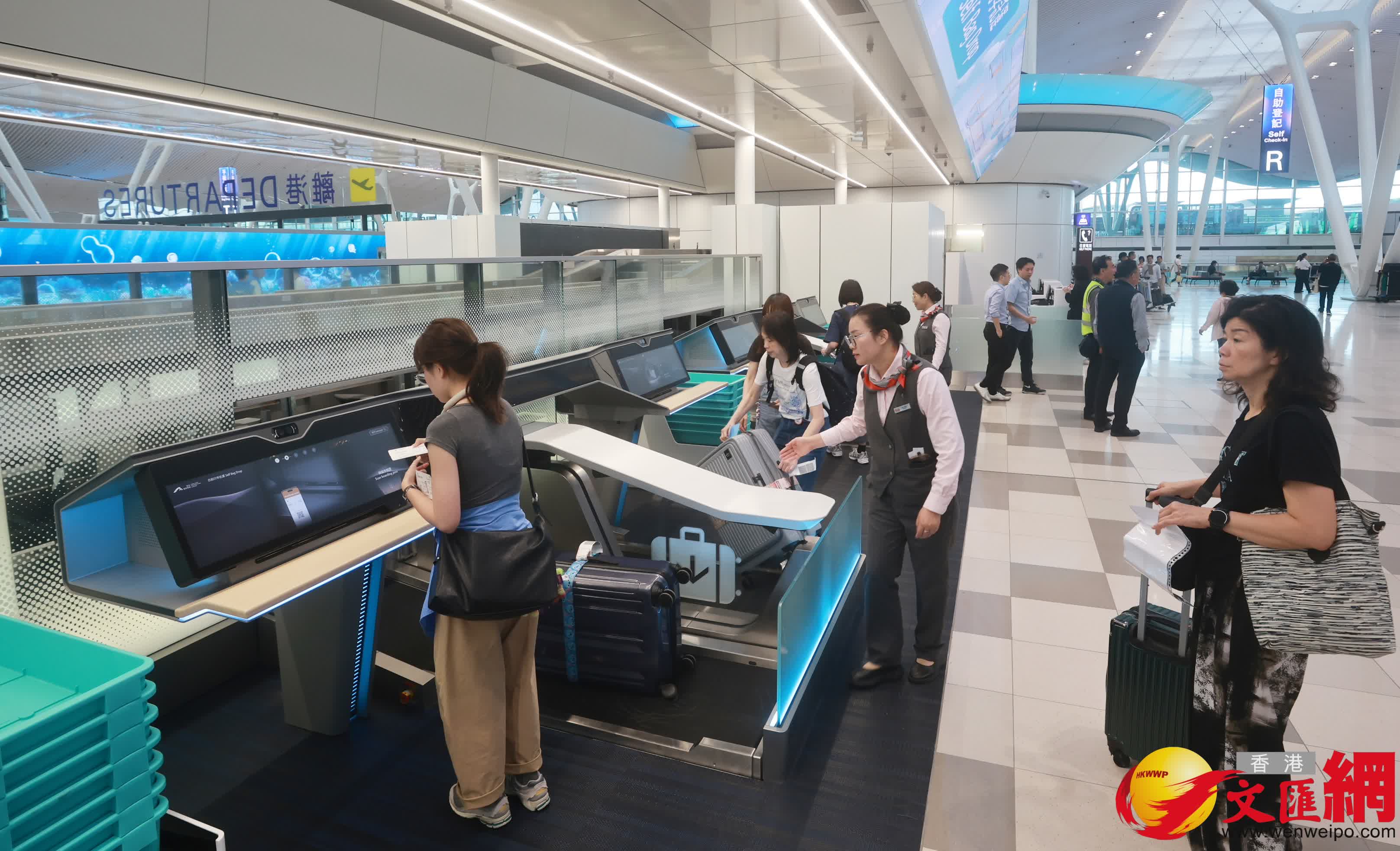 香港國際機場二號客運大樓離境設施啟用。香港文匯報記者郭木又 攝