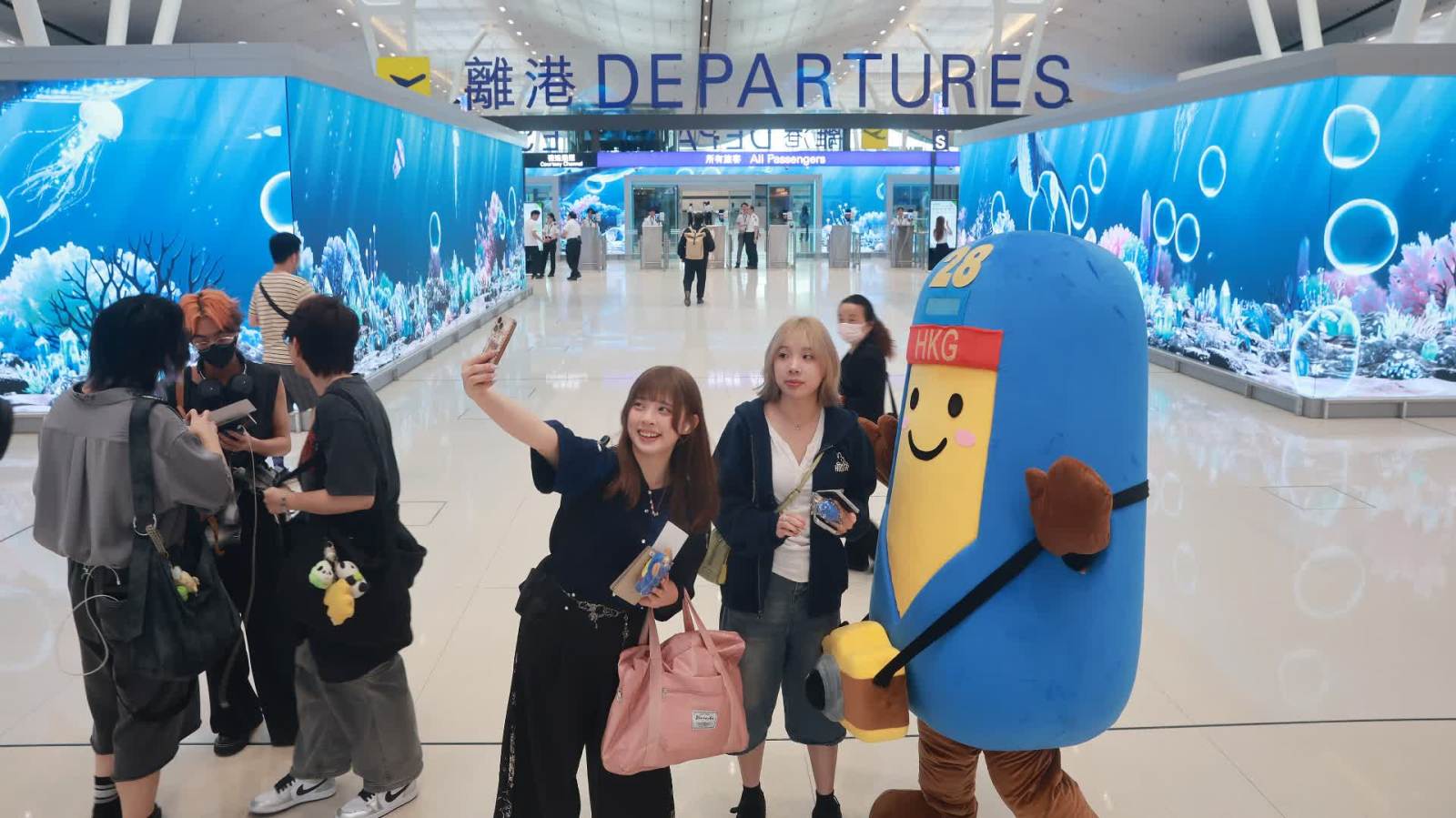 香港機場T2啟用 料全日約4200名旅客使用
