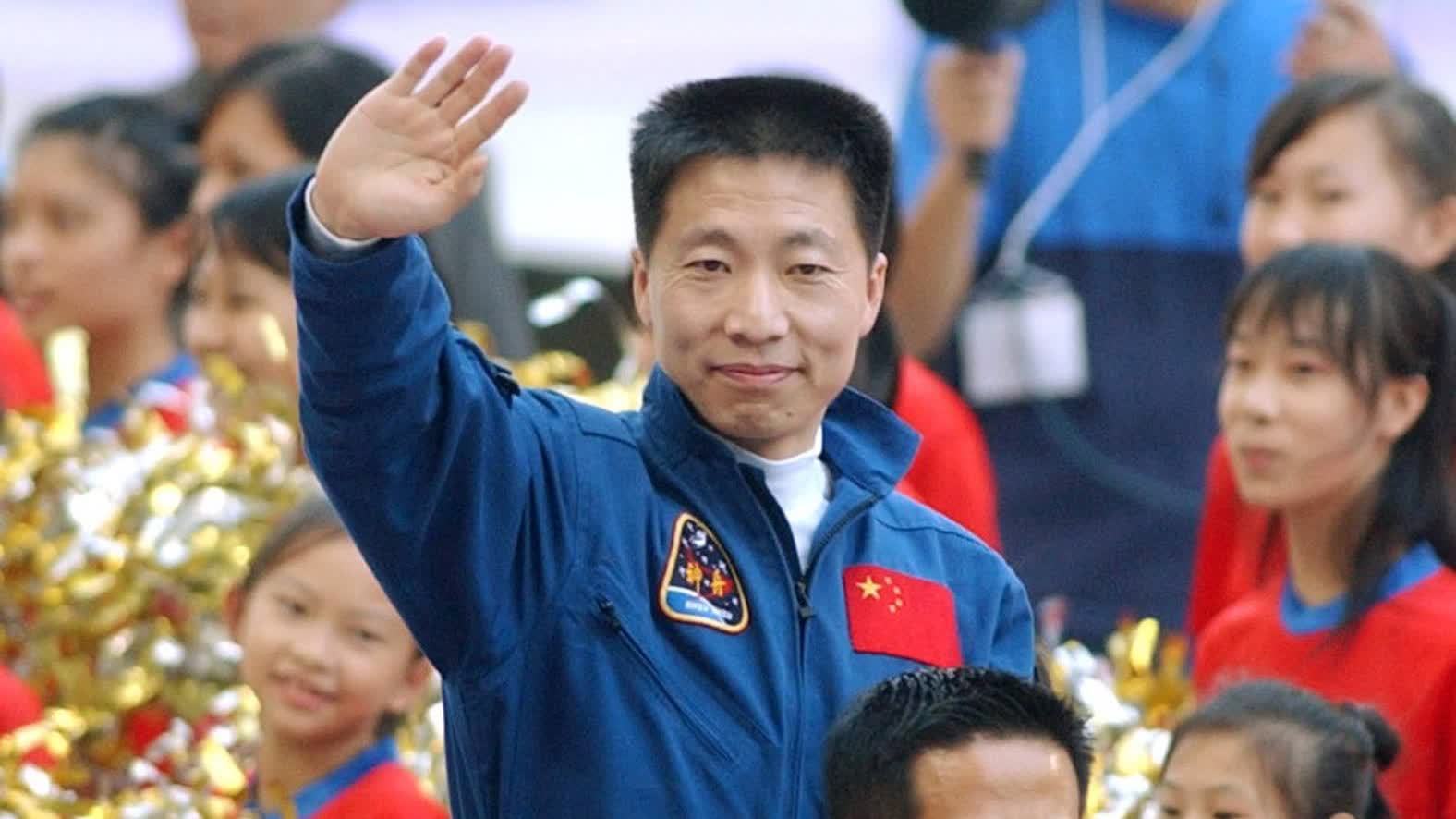 經典重溫！回望歷次航天員訪港，全城歡騰熱烈迎接
