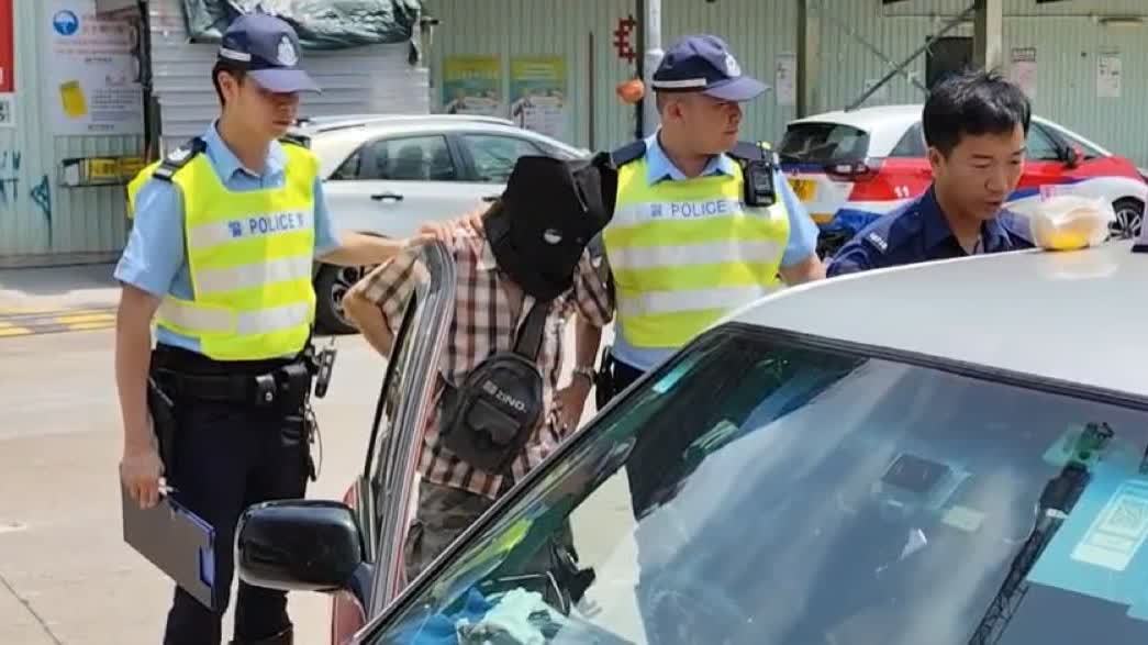 （有片）的士行駛搖擺不定惹注視 警截查揭七旬司機涉毒駕