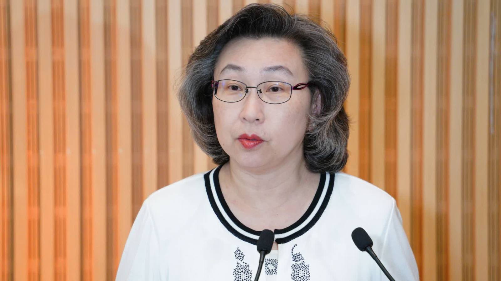 （有片）官宣！行會通過各級公務員劃一加薪2%