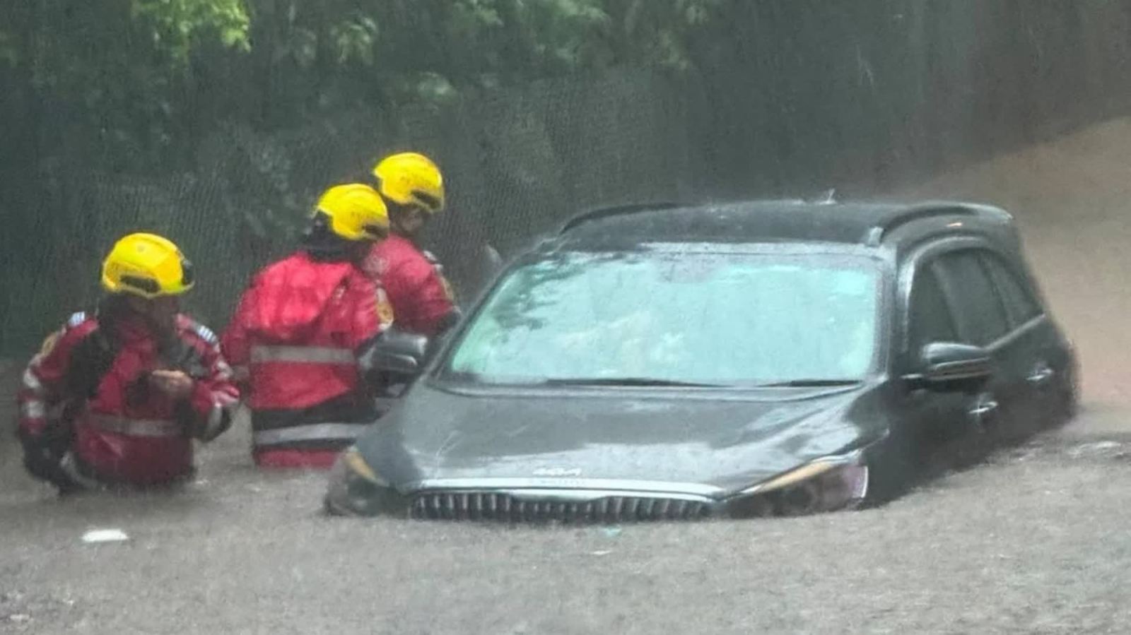 黑雨警告│消防接57宗水浸事故 集中上水元朗已完成救援