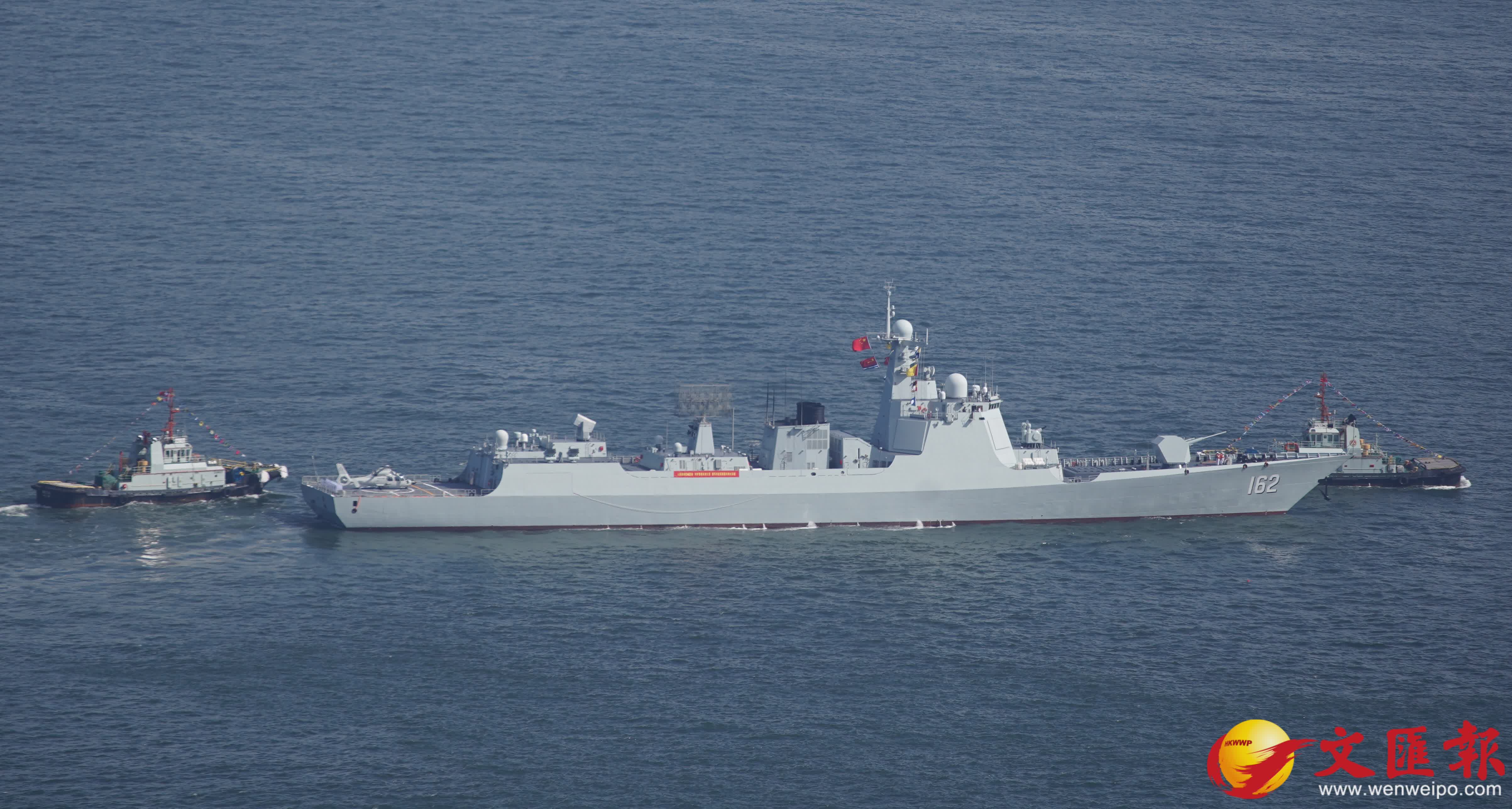 南寧艦及衡陽艦編隊抵港。香港文匯報記者曾興偉攝