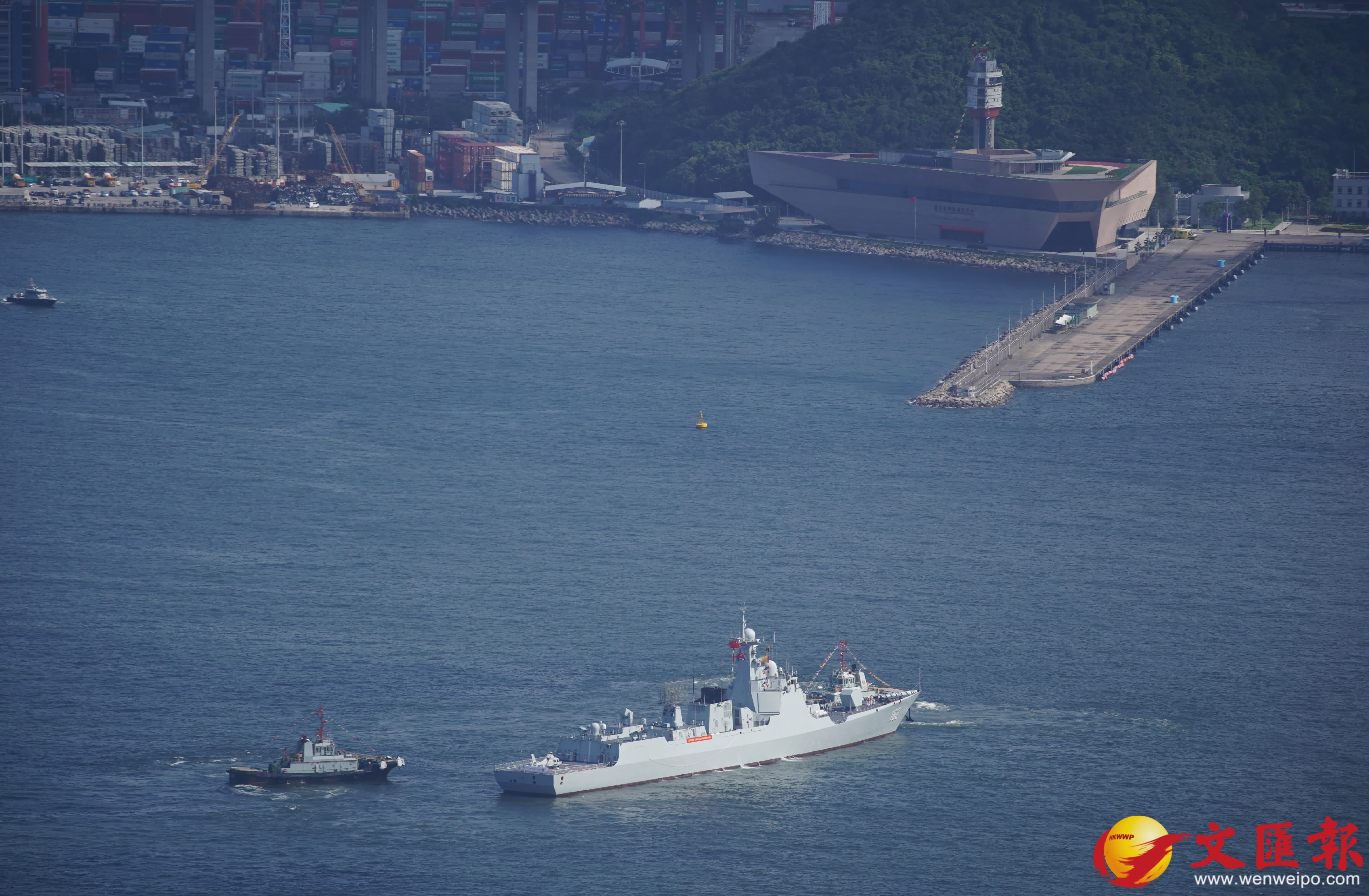 南寧艦及衡陽艦編隊抵港。香港文匯報記者曾興偉攝
