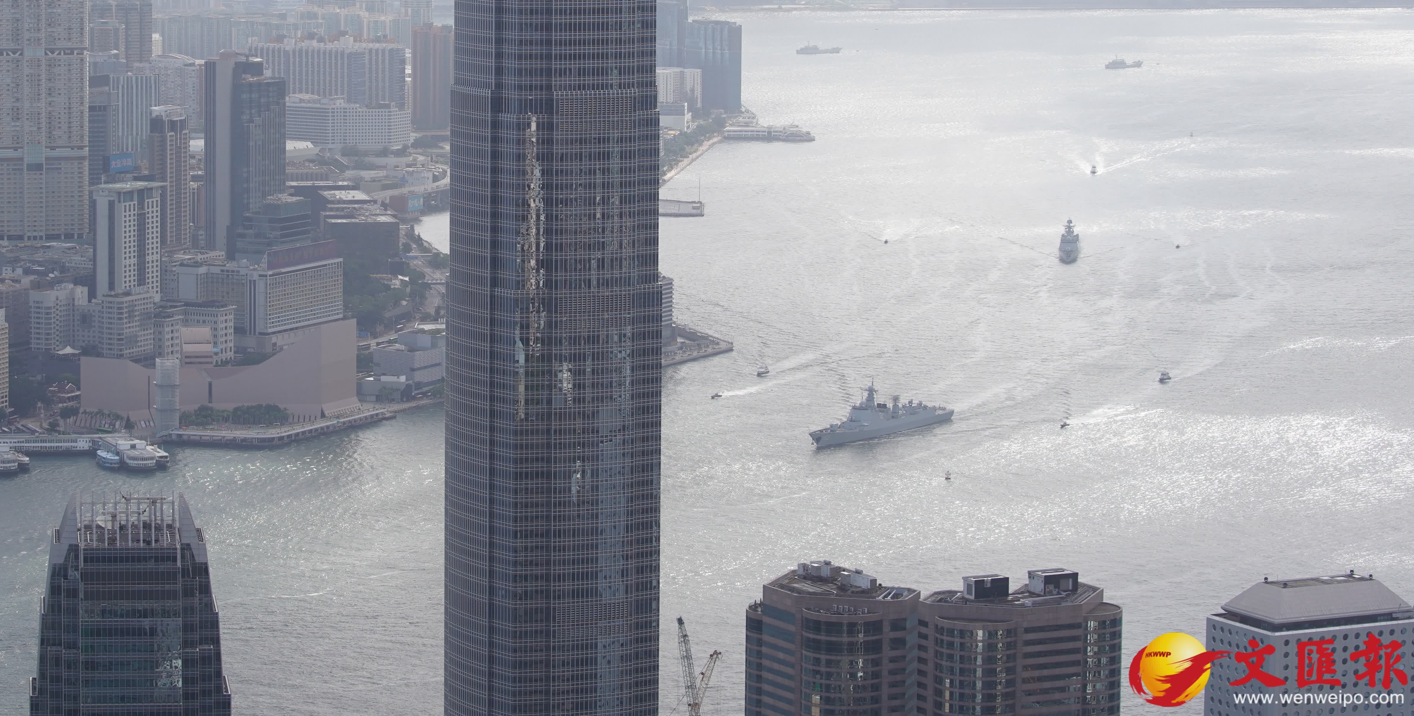 南寧艦及衡陽艦編隊抵港。香港文匯報記者曾興偉攝