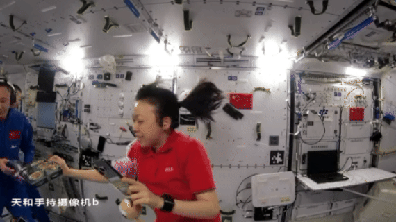 （有片）黎家盈空間站裏烤蛋糕　神二十三太空夏日充實有趣