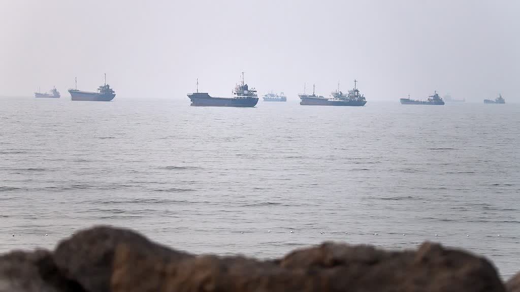 伊朗南部阿巴斯港和格什姆島附近傳出爆炸聲